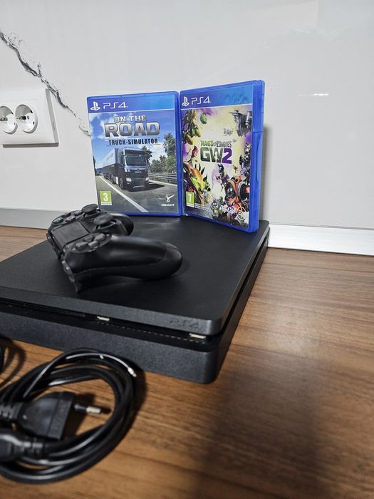 Vând PlayStation 4 Slim + 2 jocuri – Stare foarte bună!