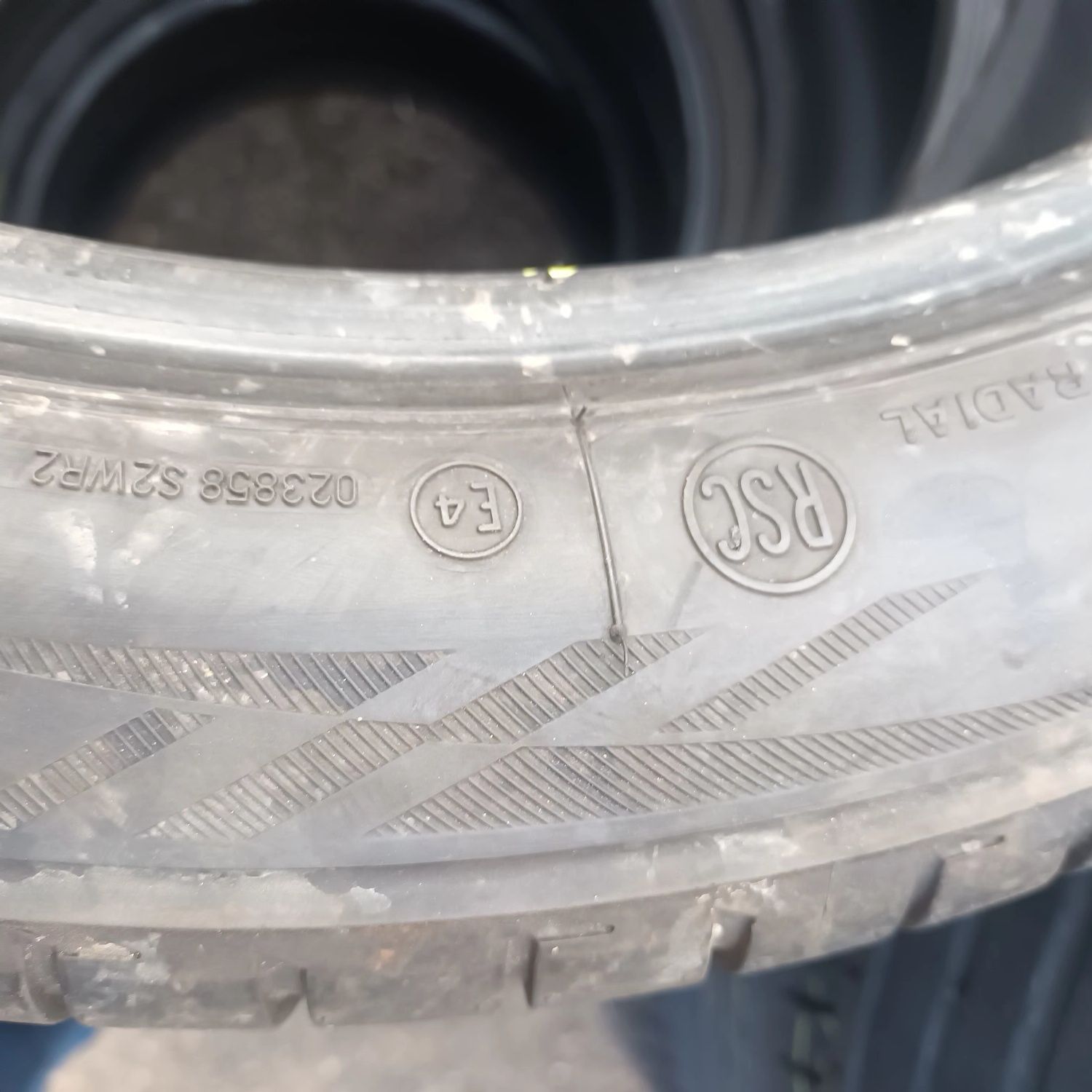 275 40 19 BRIDGESTONE 2бр летни RUN FLAT