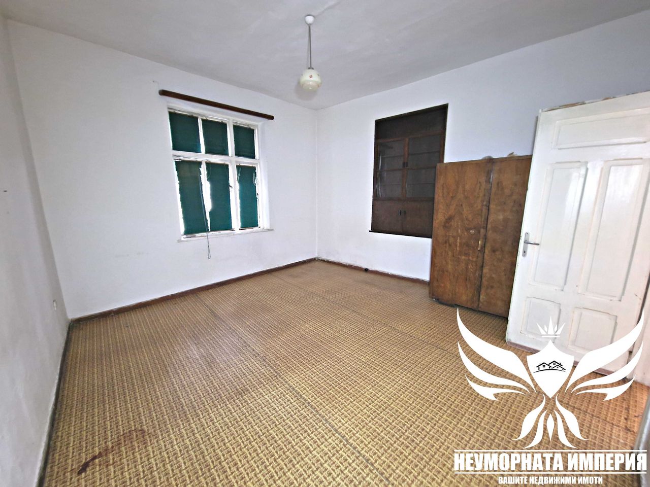 Продава се Тристаен апартамент в Асеновград - 93 кв.м за 1151 €/кв.м - Снимка #2
