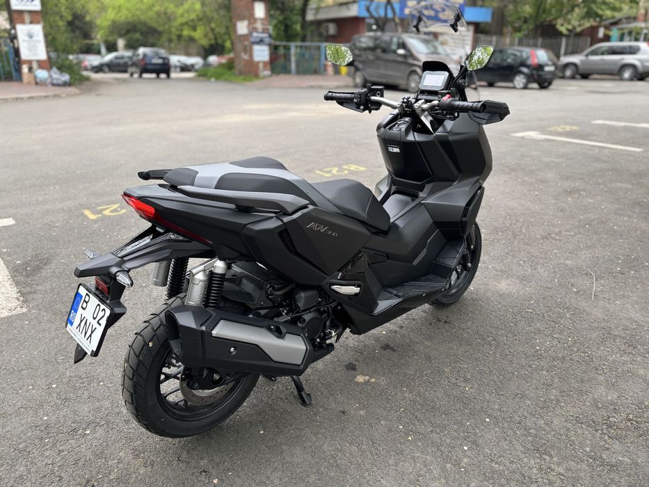 HONDA ADV 350 Culoare Pearl Nightstar Black /GARANTIE 3 ani