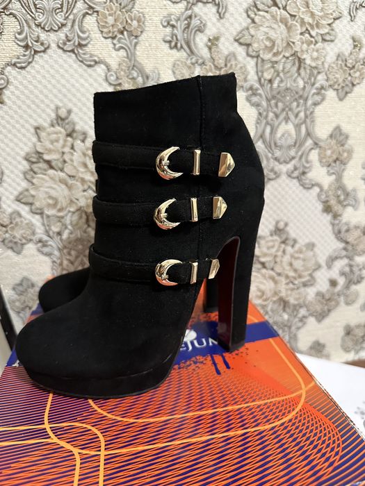 Ботинки,Өте жақсы сапада