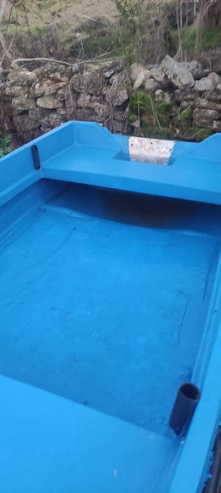 Продавам лодка 3.95 с двигател MARINER  10 КС.