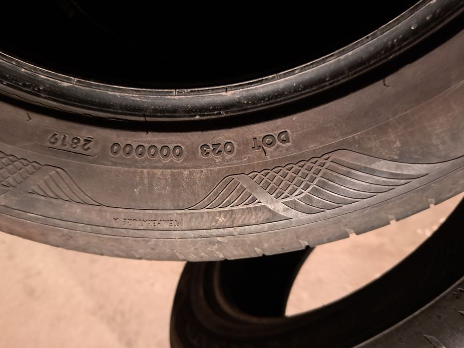 Vând 4 anvelope Vredestein 225*55* ZR17 / 7mm