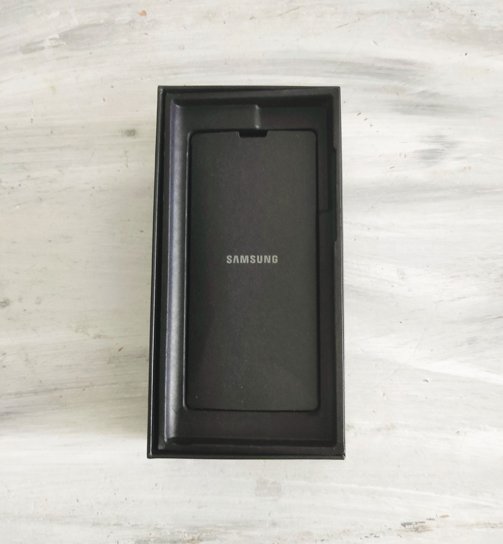 Като нов Samsung Galaxy S22 Ultra 5G, 12/512 GB бордо + зарядно 25W