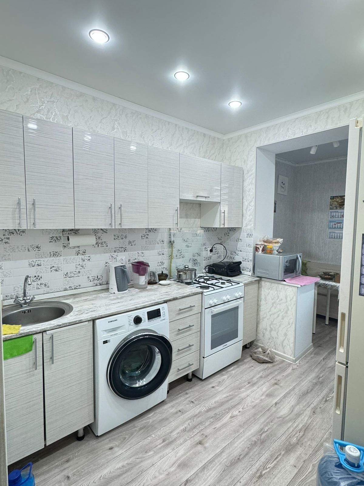 Продам 3-х комн кв в 6 мкр 13 дом