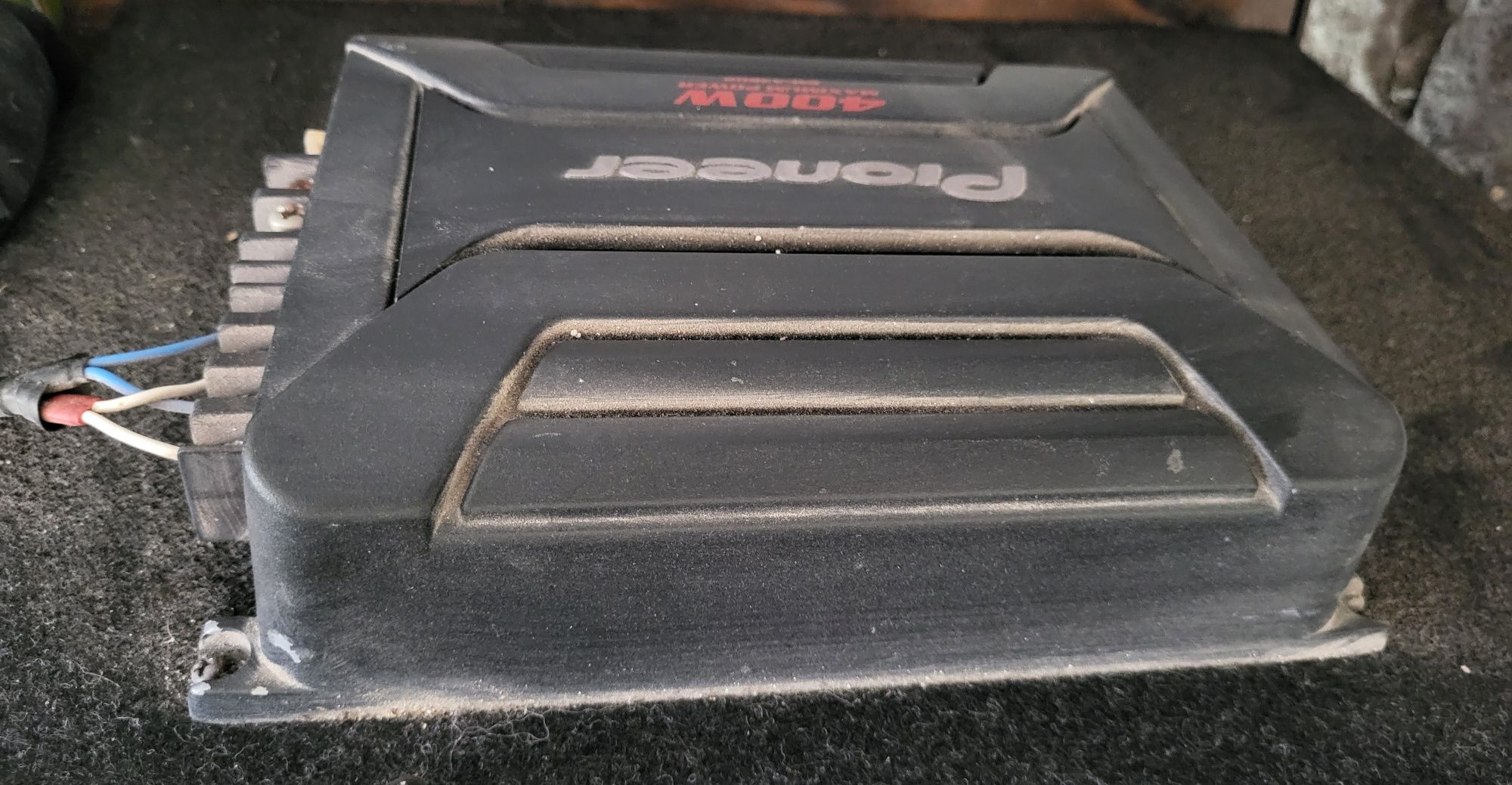 Бас каса Alpine 800w + усилвател Pioneer