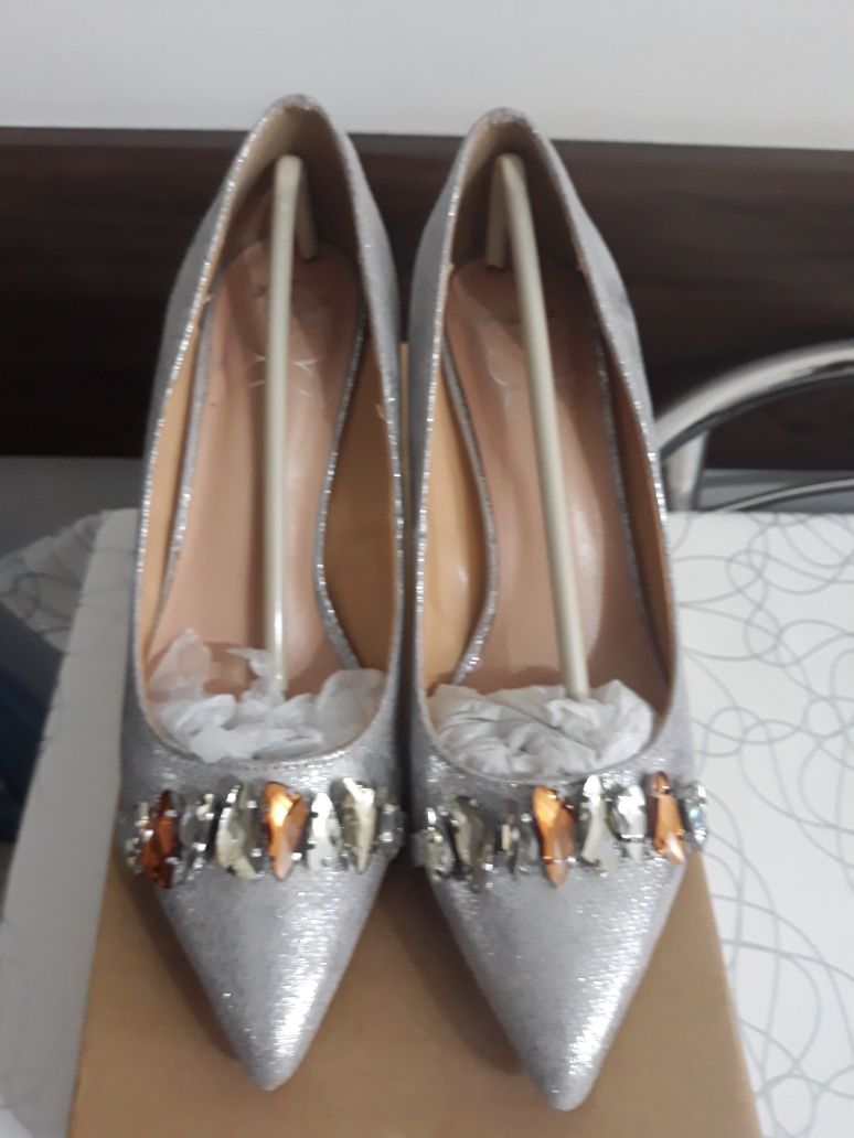 Pantofi eleganți pt femei BATA nr 36 noi