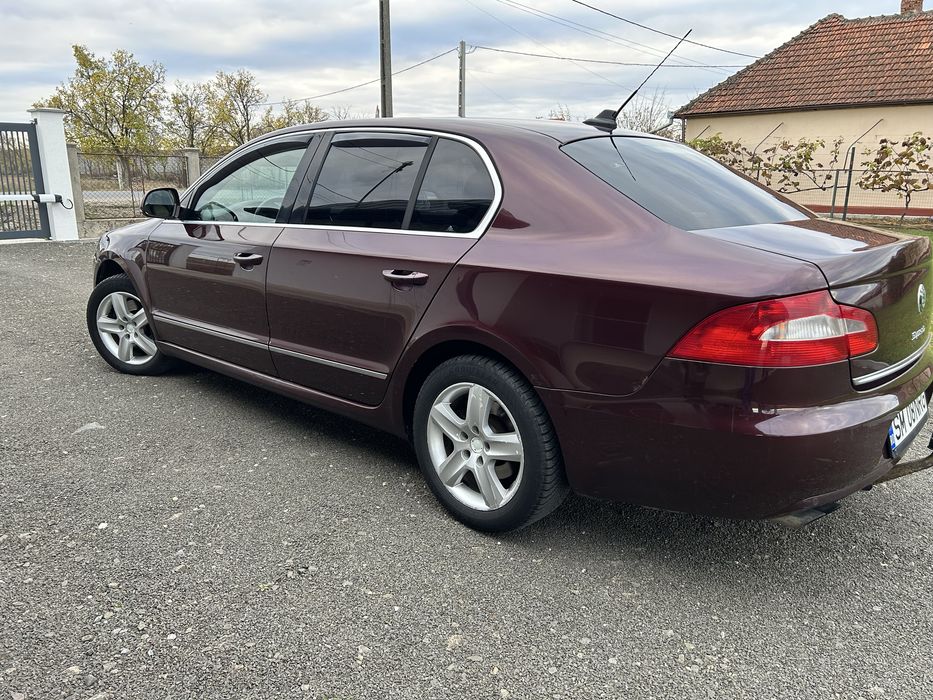 Skoda Superb 170 cp 4900 euro