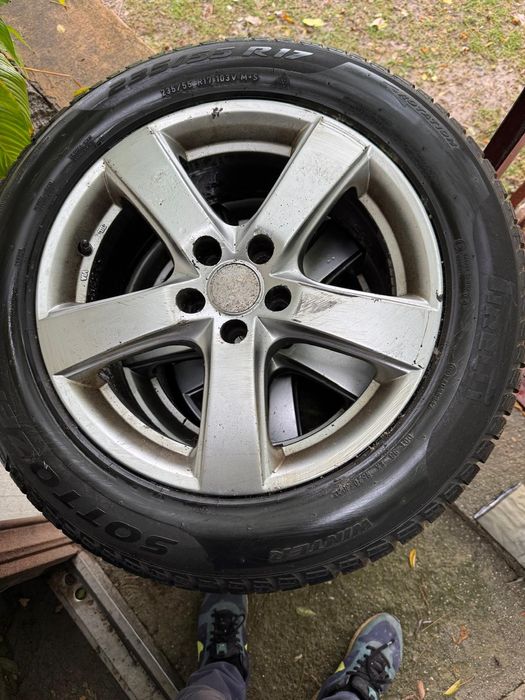 Jante ford kuga  încălțate de iarna