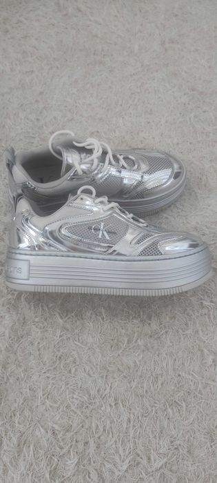 сникърси Cаlvin CKein 38 120 лв.