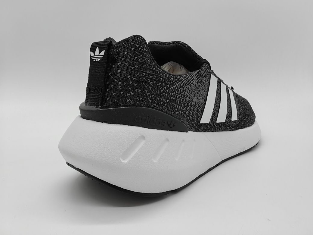 Adidas Swift Run 22