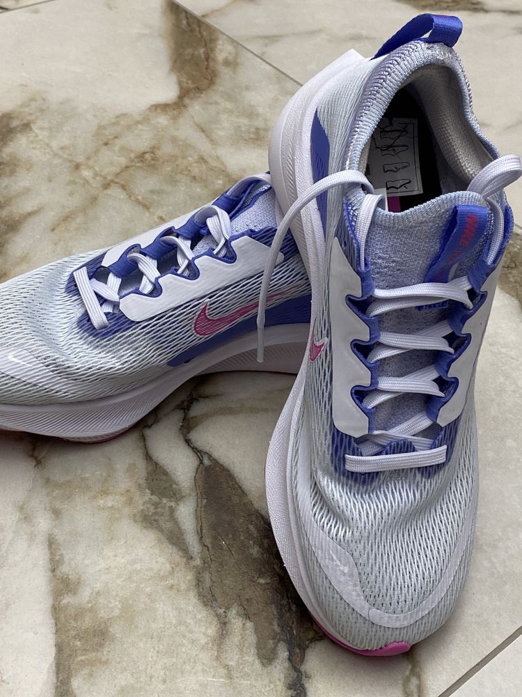 Nike zoom fly 4 37,5