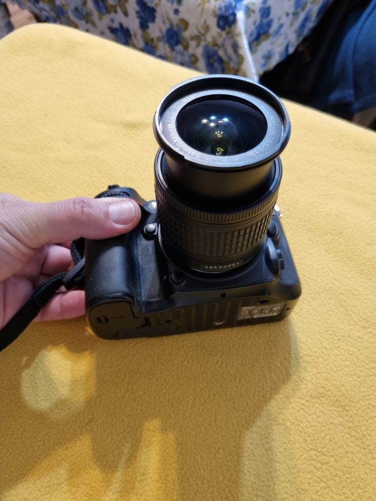 Nikon D7100 cu obiectiv 18-55,încărcător,acumulator
