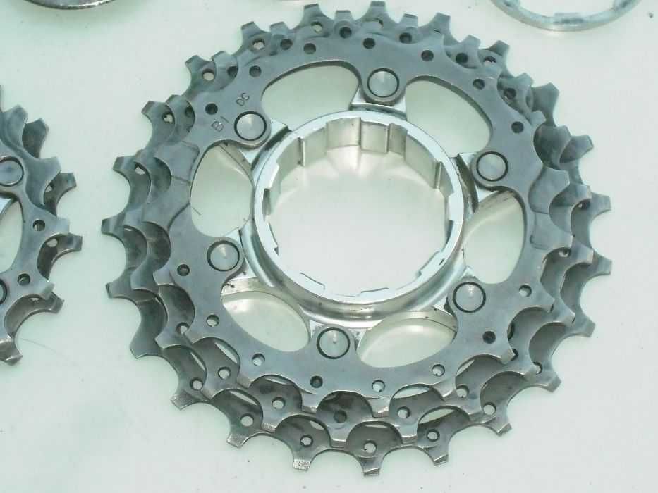 Dura Ace - pinioane cursiera