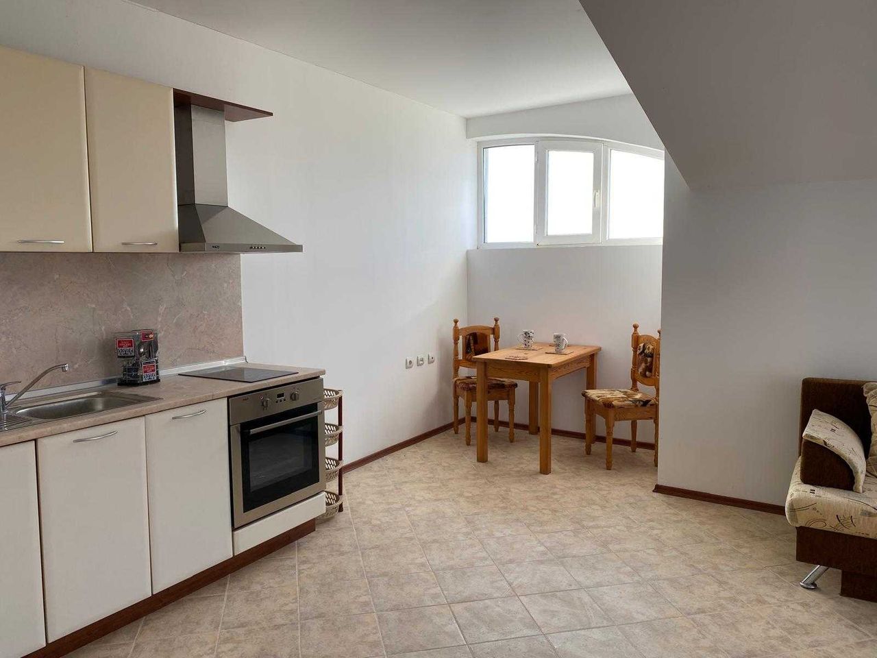 Продава се Едностаен апартамент в Каварна - 37 кв.м за 568 €/кв.м - Снимка #4