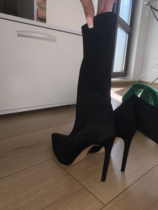 Боти на ток черни