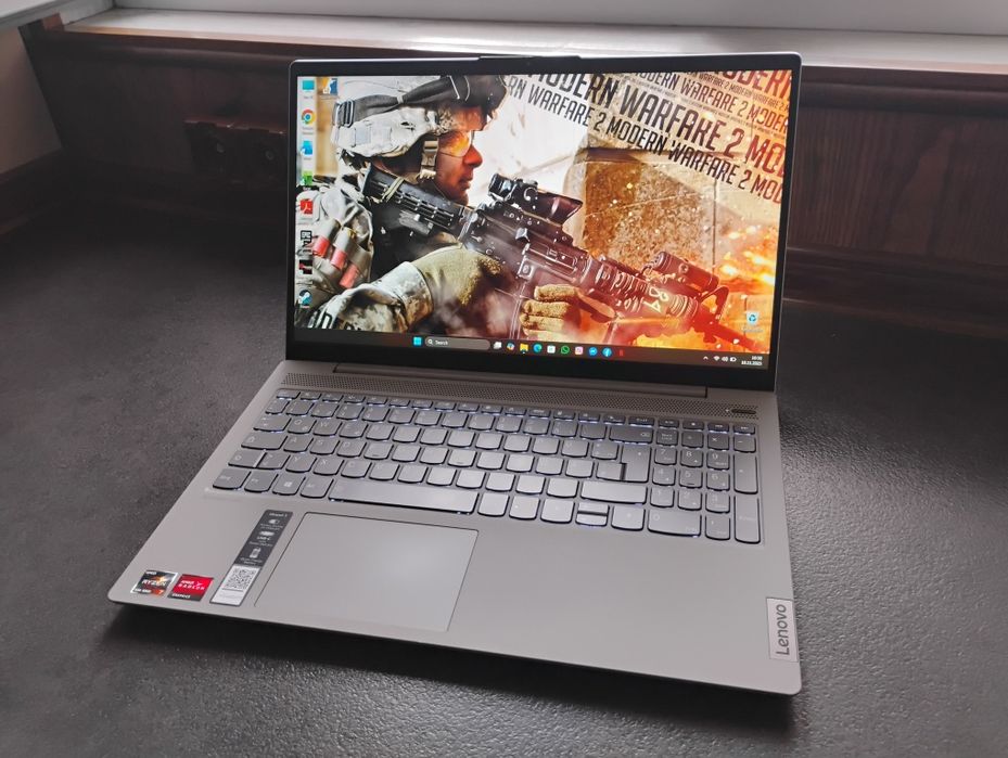 Laptop Lenovo - Ryzen 7 - 4000serie - vega 6 - 16GB