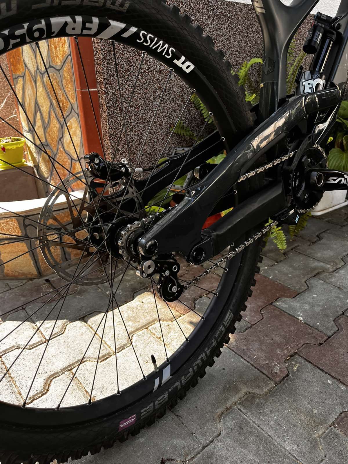 Продавам Yt Tues 2019г.