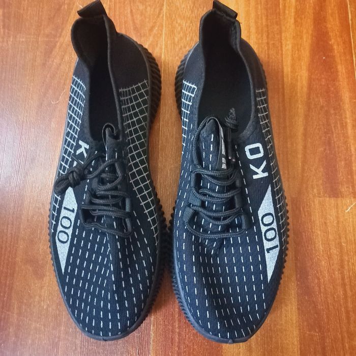 Кроссовки мужские.