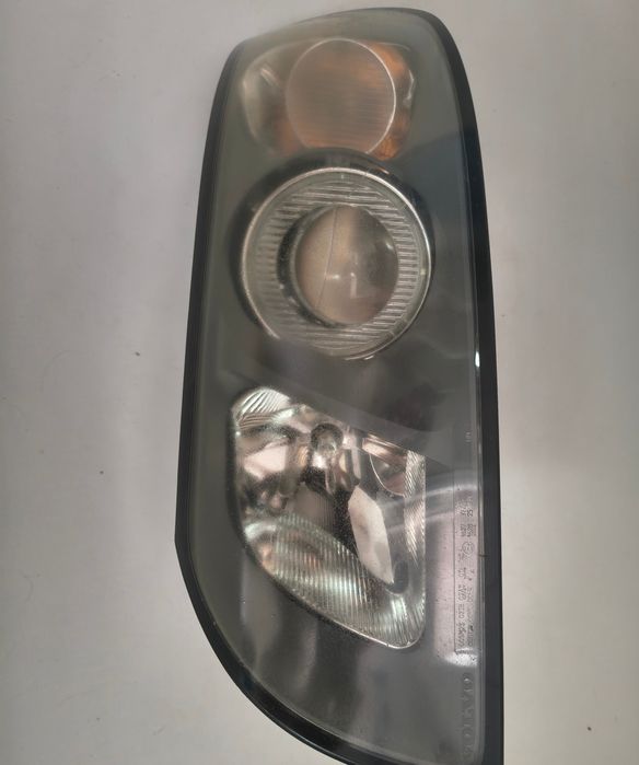 Far Volvo V40, S50 parte stânga
