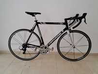 Алуминиев шосеен велосипед,  шосейно колело ,  Cannondale