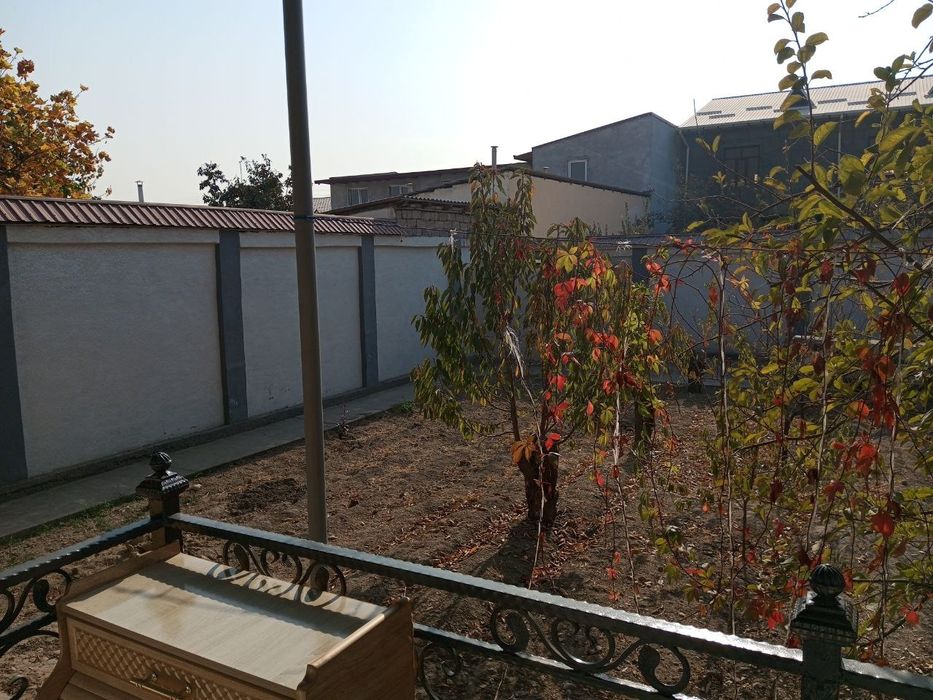 Уй сотилади. 6 соток 6 хона