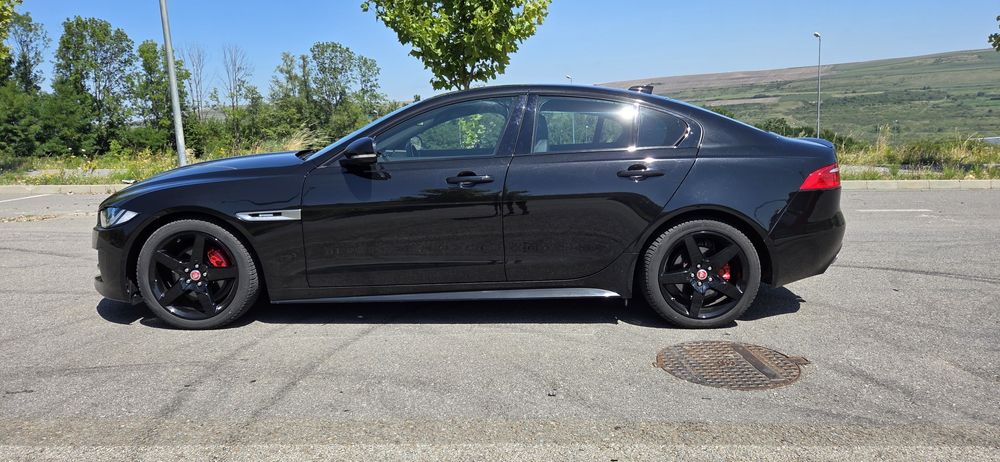 Jaguar XE R Sport