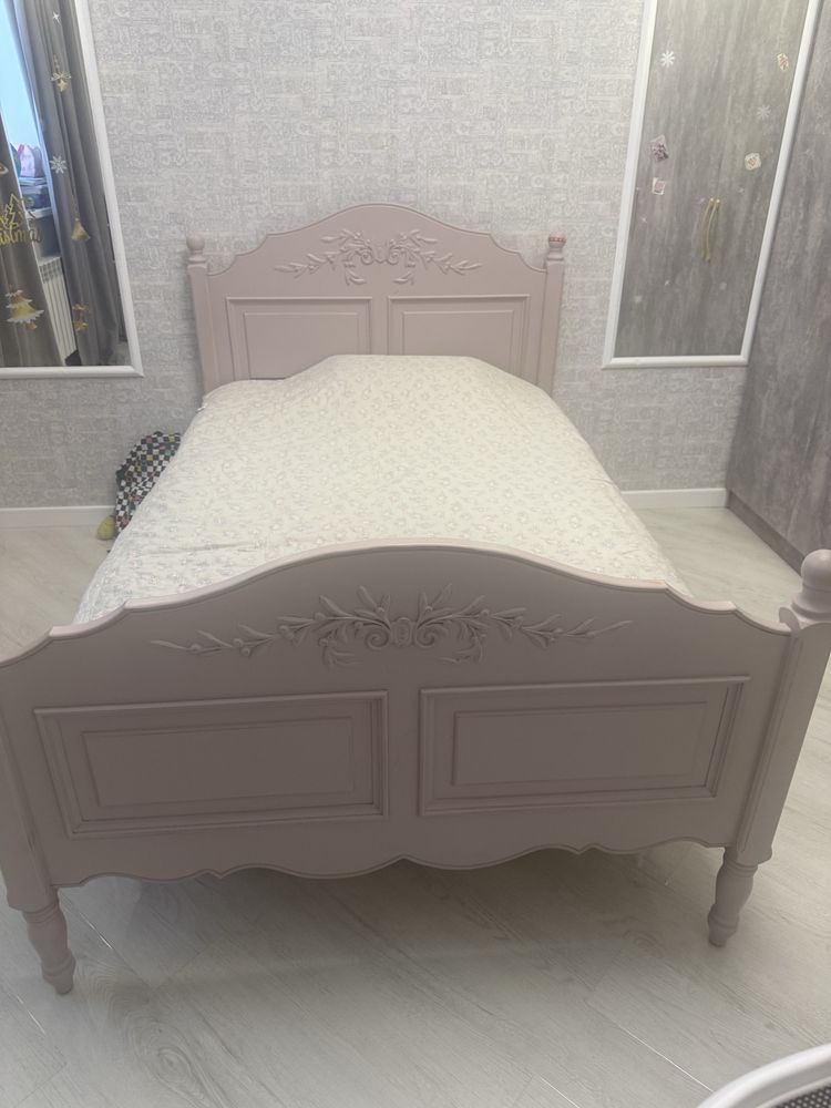 Продам кровать для девочки 120*190  с матрацом Аскона