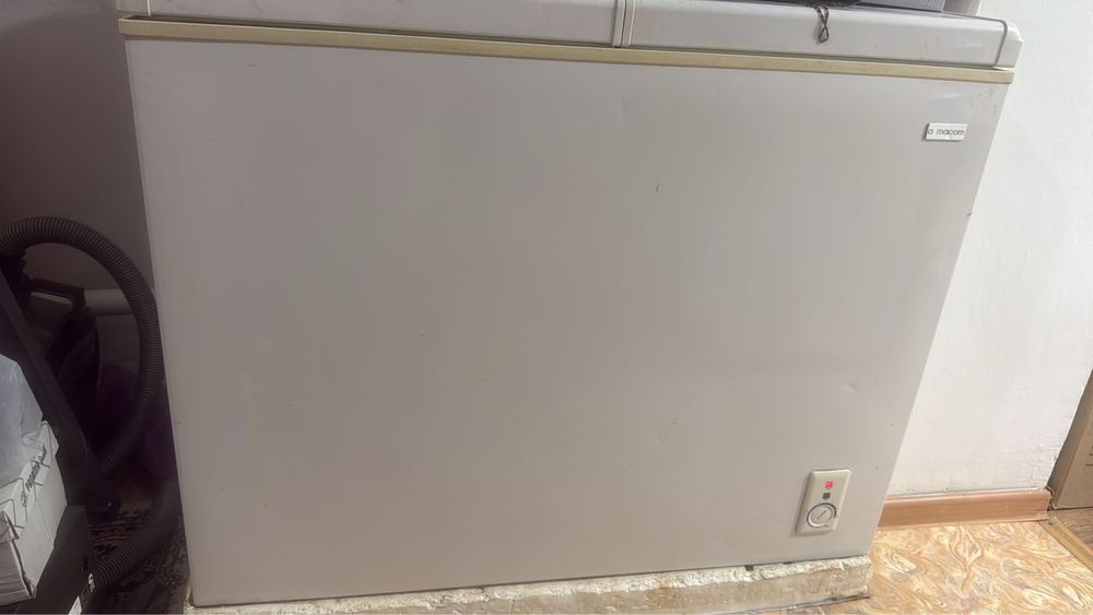 Морозильник Almacom