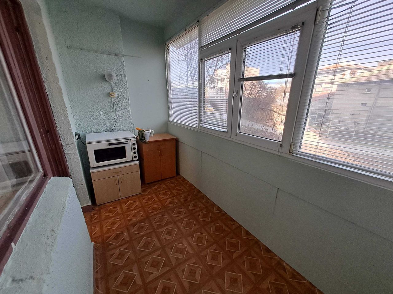 Дава се под наем Едностаен апартамент в Шумен, Гривица - 42 кв.м за 214.2 € - Снимка #8