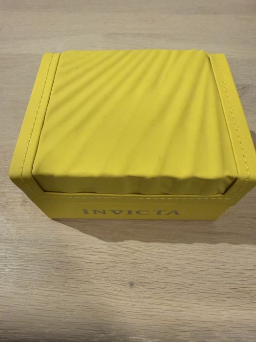 Ceasuri Invicta si Fossil