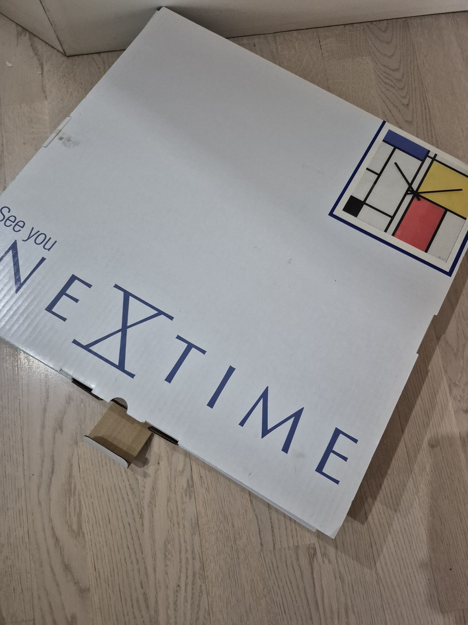 Продам интерьерные часы Nex time
