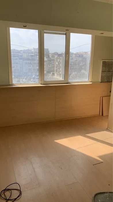 Продава се Тристаен апартамент в Бургас, Меден рудник - зона А - 62 кв.м за 494 €/кв.м - Снимка #2