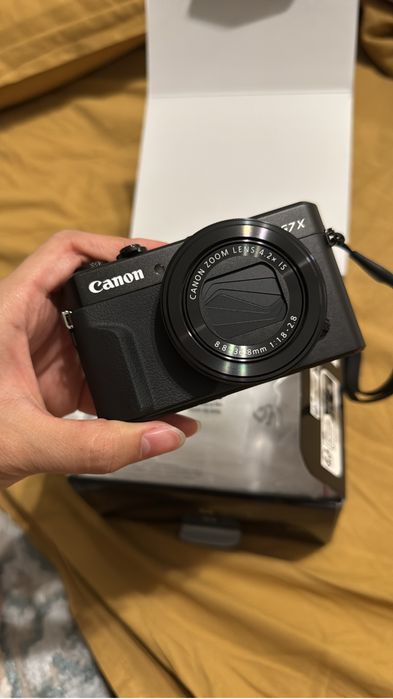 Canon PowerShot G7X Mark II