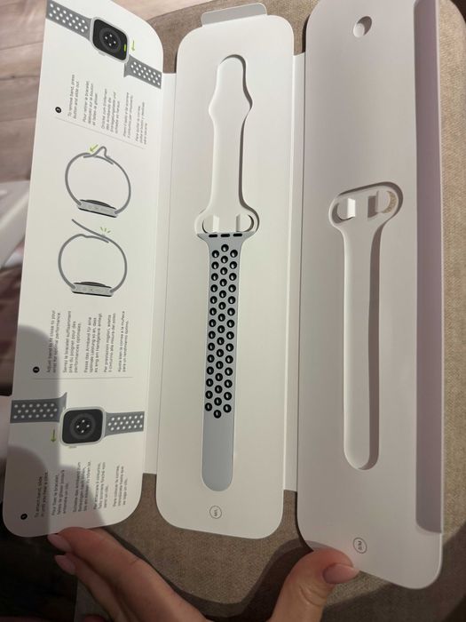 Apple Watch Nike Series 7 GPS, 45mm Starlight Aluminium Case