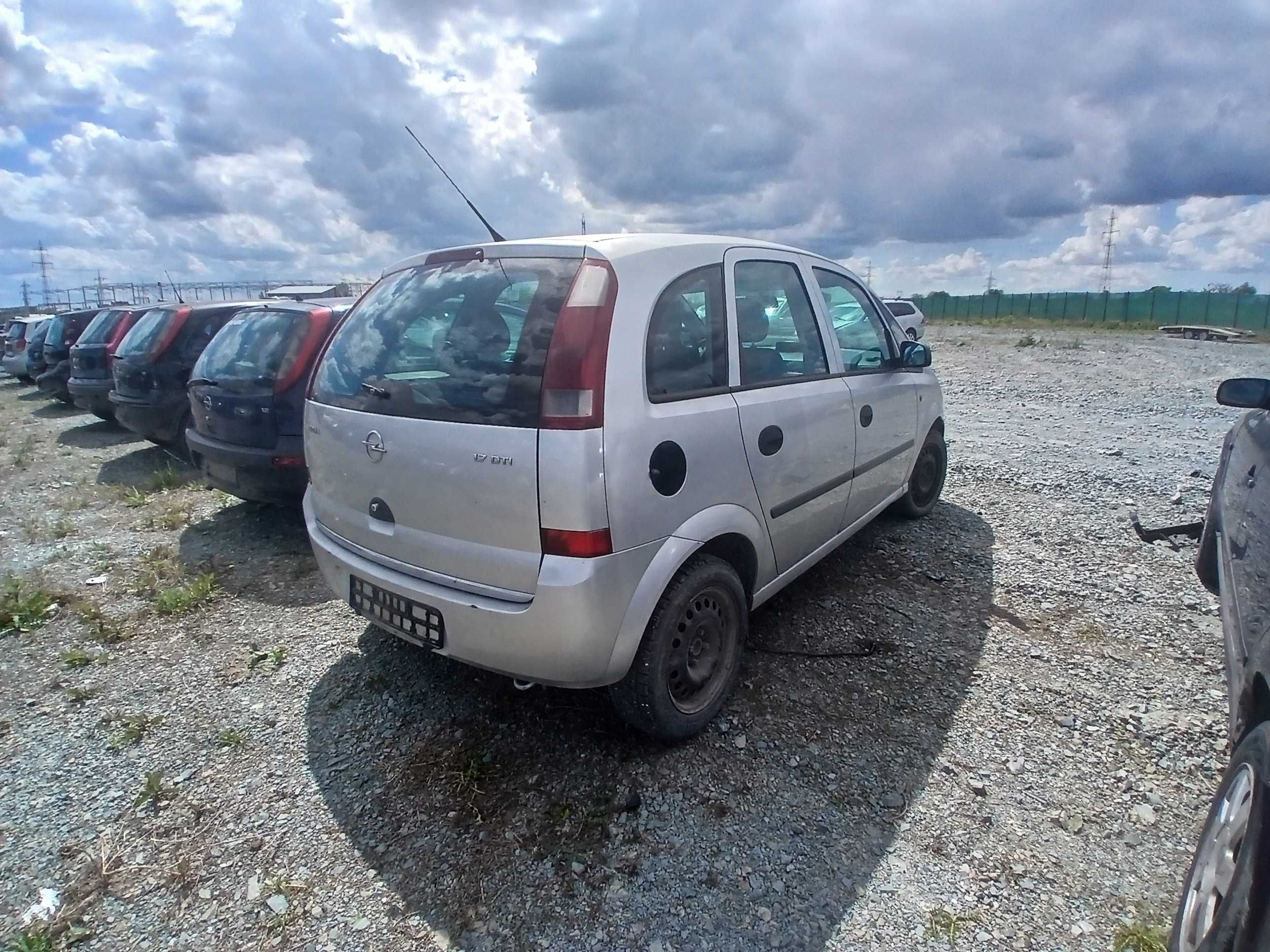 Dezmembrez opel meriva