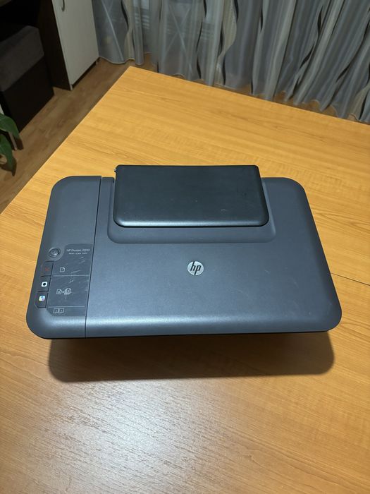 Vand imprimanta HP Deskjet 2050
