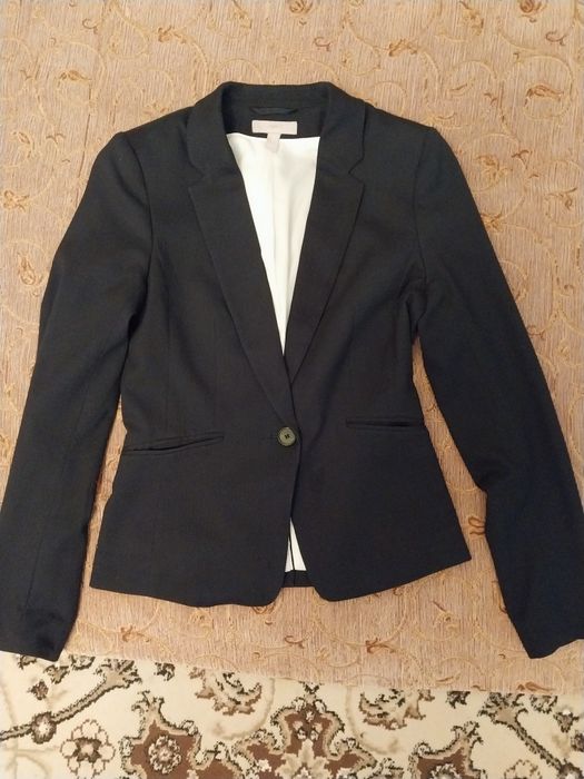 Брючный костюм. Женская