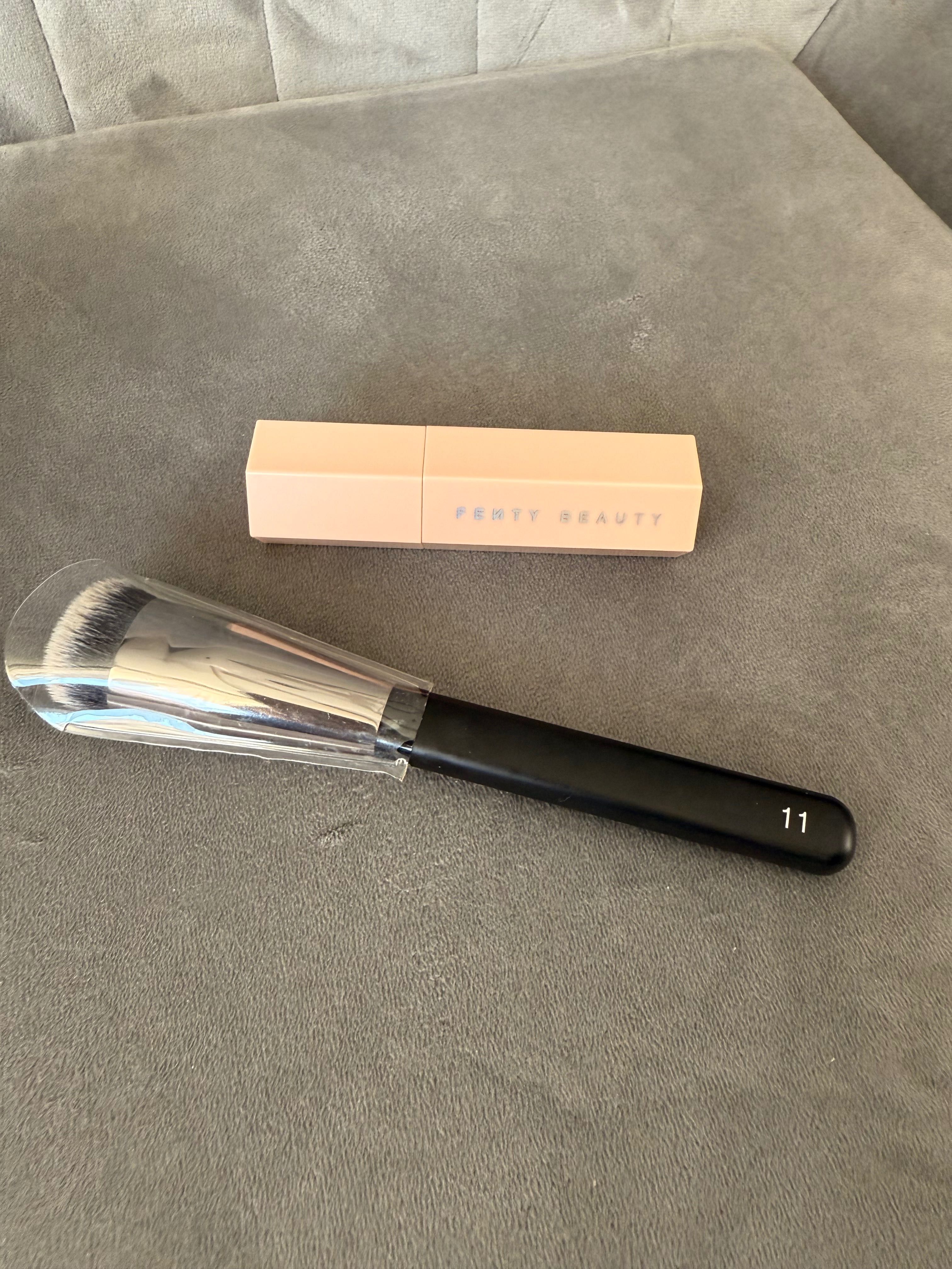 скулптор от Fenty Beauty и четка за него Kiko