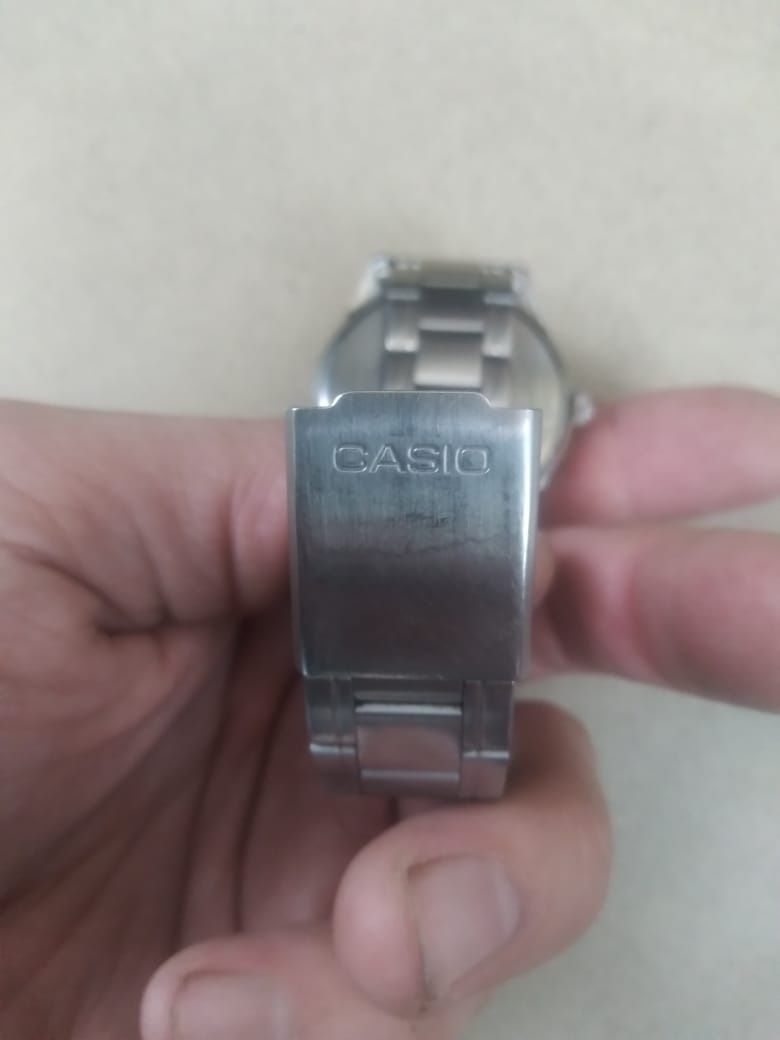 Продаются часы мужские  фирмы Casio в отличном состоянии