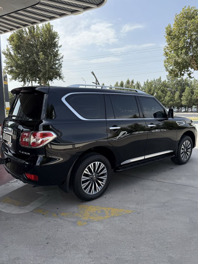 2019 Nissan patrol platinum sotiladi ,7 orindiqli ideal moshina