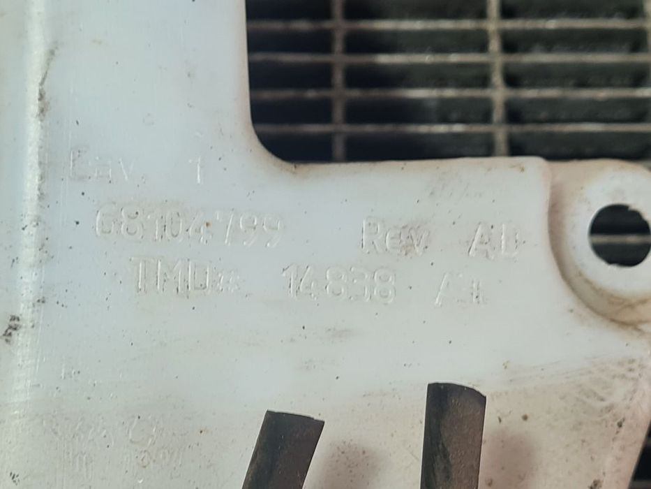 Vas rezervor lichid parbriz Jeep Cherokee V 2013 - 2017 (951) model fara spalatoare far ...