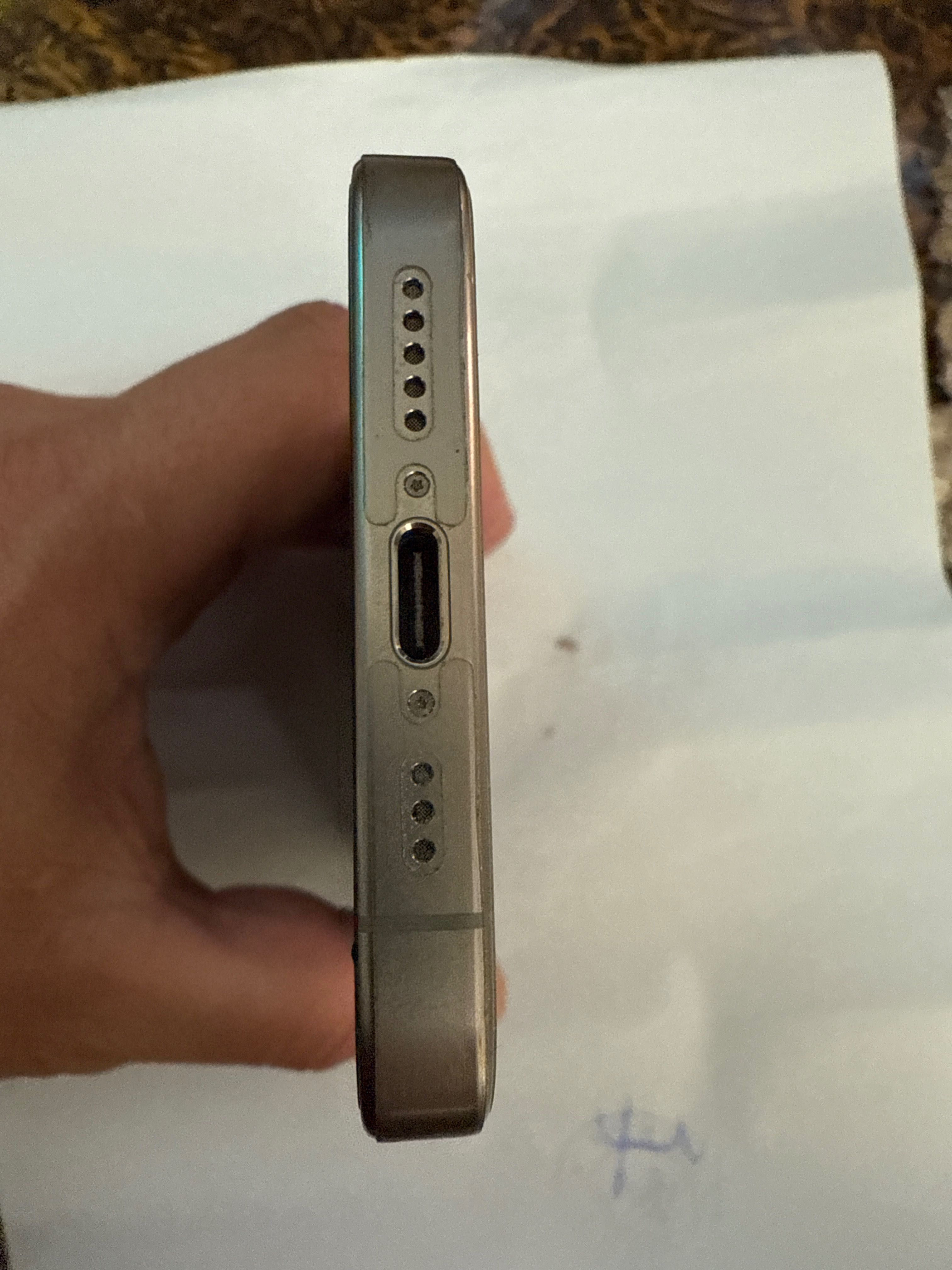 iPhone 15pro titanium 256gb