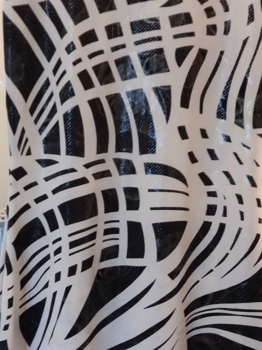 Продавам нови вечерни и коктеилни рокли с пайети