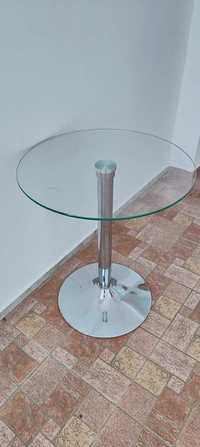 маса със стъклен плот