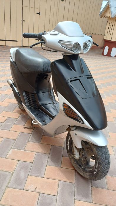 Vând scuter 50cc 2t cu acte!
