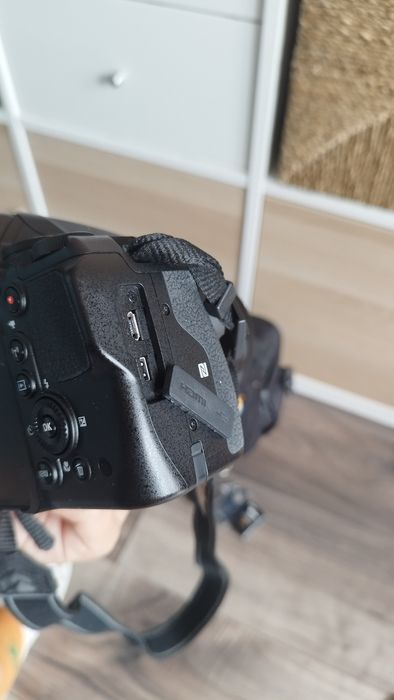 Nikon Coolpix p900, 83х суперзуум, 2 батерии, кутия, чанта, дистанцион