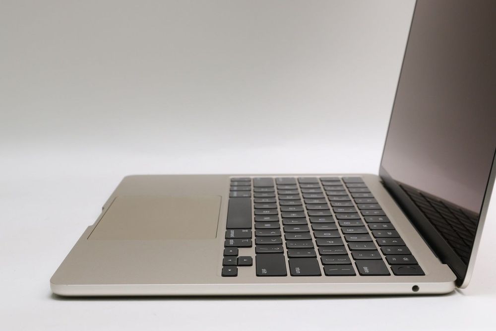 MacBook Air m3 8gb 256 ssd stare impecabila ca nou