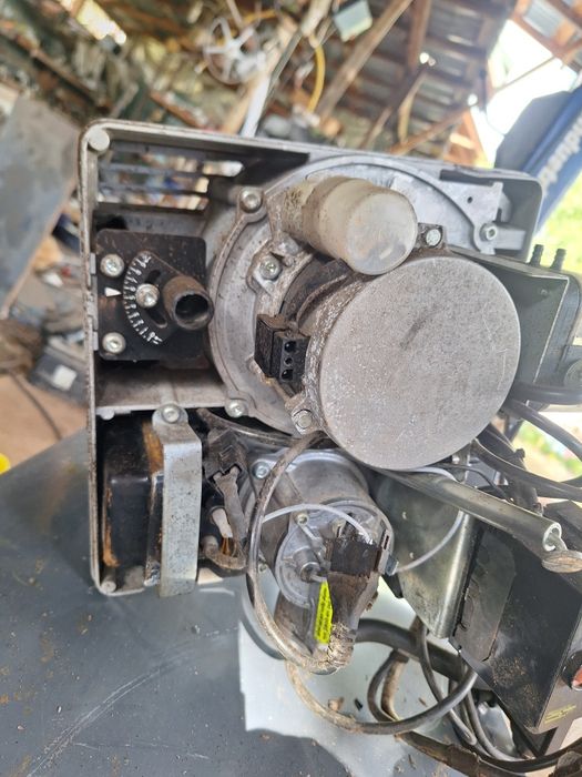 Injector centrală ulei clu
