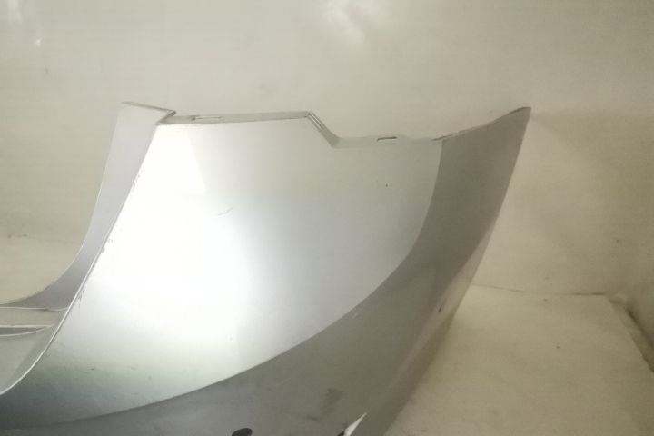 Оригинална задна броня със сензори в добро състояние Седан Шкода / Sko